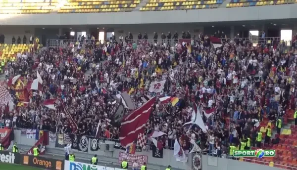 Dinamo risca SUSPENDAREA din cauza unui banner rasist! VIDEO: Imagini cu atmosfera de "CRIZA" de pe National Arena
