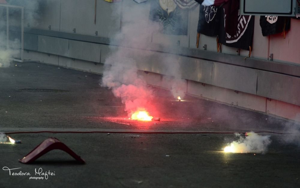 GALERIE FOTO | Ce nu s-a vazut aseara la derby-ul de pe National Arena: bannere, suporteri si un Borcea Jr. de nerecunoscut!_3