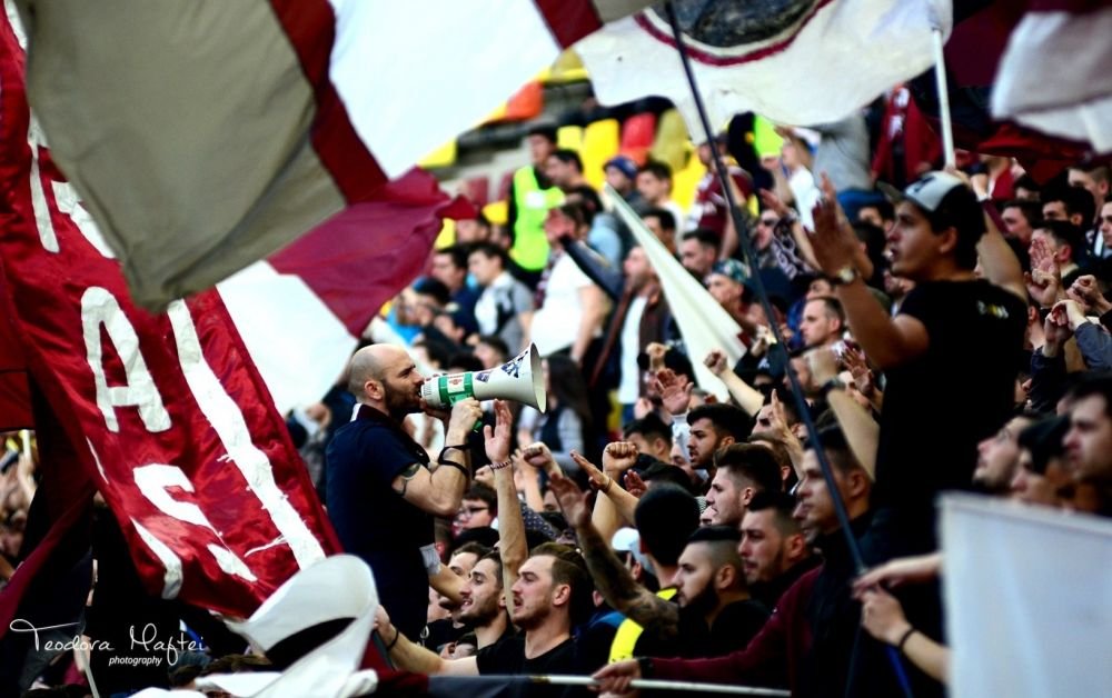 GALERIE FOTO | Ce nu s-a vazut aseara la derby-ul de pe National Arena: bannere, suporteri si un Borcea Jr. de nerecunoscut!_9