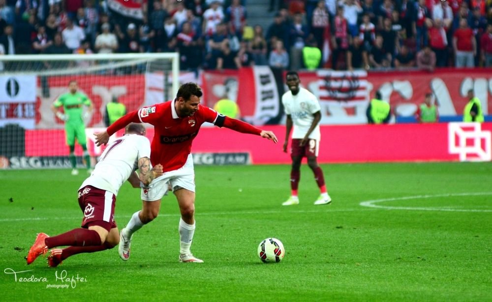 GALERIE FOTO | Ce nu s-a vazut aseara la derby-ul de pe National Arena: bannere, suporteri si un Borcea Jr. de nerecunoscut!_11