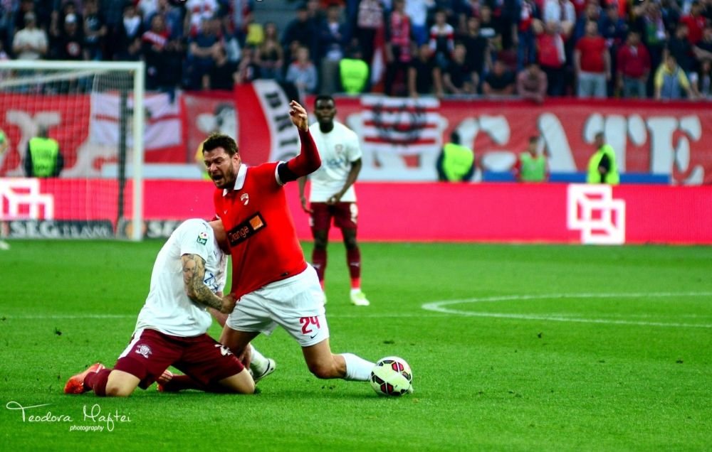 GALERIE FOTO | Ce nu s-a vazut aseara la derby-ul de pe National Arena: bannere, suporteri si un Borcea Jr. de nerecunoscut!_12