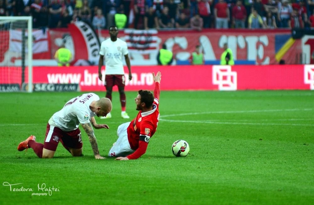 GALERIE FOTO | Ce nu s-a vazut aseara la derby-ul de pe National Arena: bannere, suporteri si un Borcea Jr. de nerecunoscut!_13