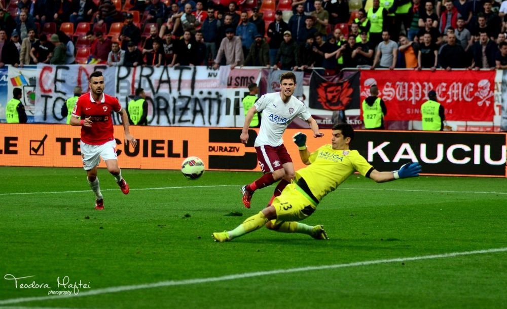 GALERIE FOTO | Ce nu s-a vazut aseara la derby-ul de pe National Arena: bannere, suporteri si un Borcea Jr. de nerecunoscut!_19