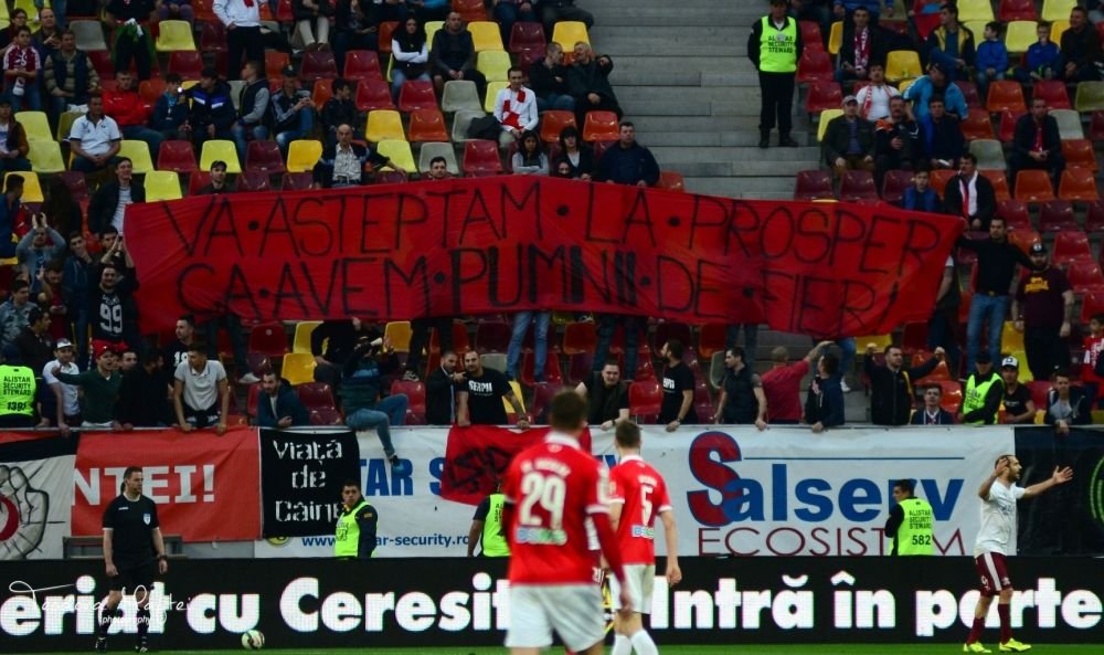 GALERIE FOTO | Ce nu s-a vazut aseara la derby-ul de pe National Arena: bannere, suporteri si un Borcea Jr. de nerecunoscut!_20