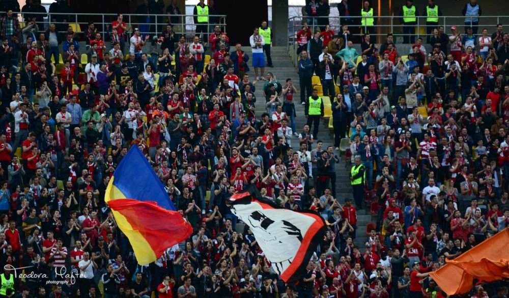 GALERIE FOTO | Ce nu s-a vazut aseara la derby-ul de pe National Arena: bannere, suporteri si un Borcea Jr. de nerecunoscut!_24
