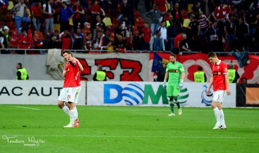 GALERIE FOTO | Ce nu s-a vazut aseara la derby-ul de pe National Arena: bannere, suporteri si un Borcea Jr. de nerecunoscut!_27