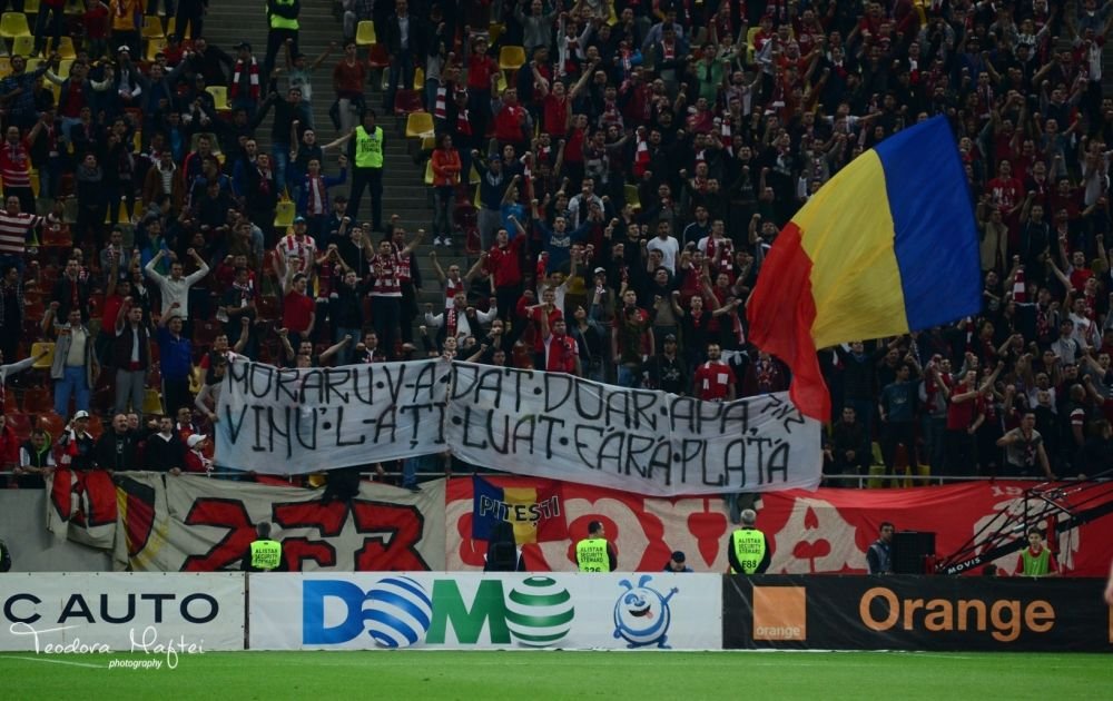 GALERIE FOTO | Ce nu s-a vazut aseara la derby-ul de pe National Arena: bannere, suporteri si un Borcea Jr. de nerecunoscut!_33