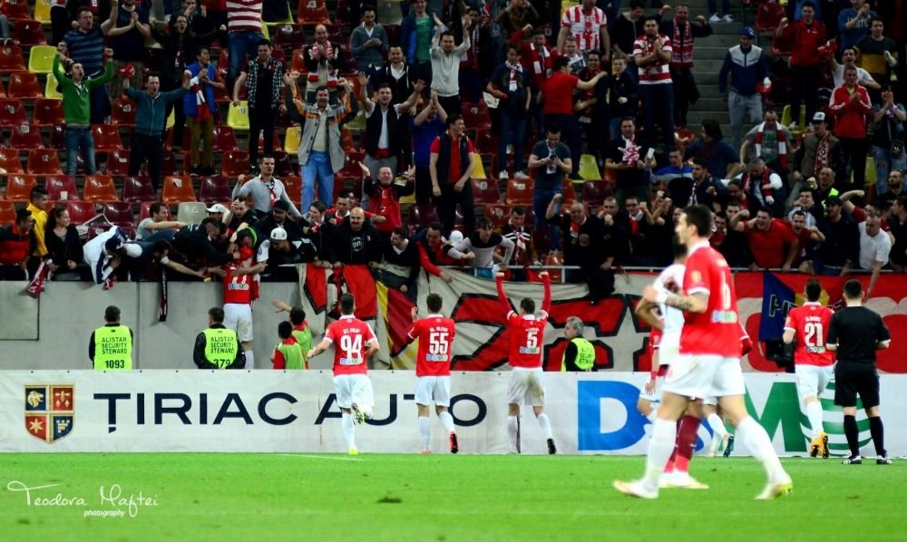 GALERIE FOTO | Ce nu s-a vazut aseara la derby-ul de pe National Arena: bannere, suporteri si un Borcea Jr. de nerecunoscut!_37