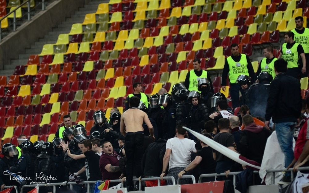 GALERIE FOTO | Ce nu s-a vazut aseara la derby-ul de pe National Arena: bannere, suporteri si un Borcea Jr. de nerecunoscut!_46