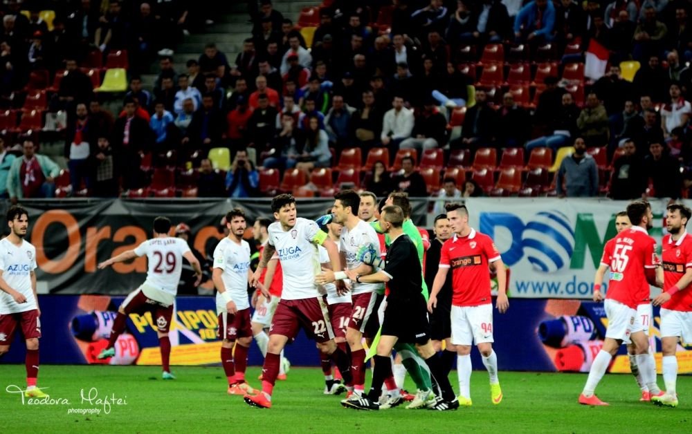 GALERIE FOTO | Ce nu s-a vazut aseara la derby-ul de pe National Arena: bannere, suporteri si un Borcea Jr. de nerecunoscut!_67