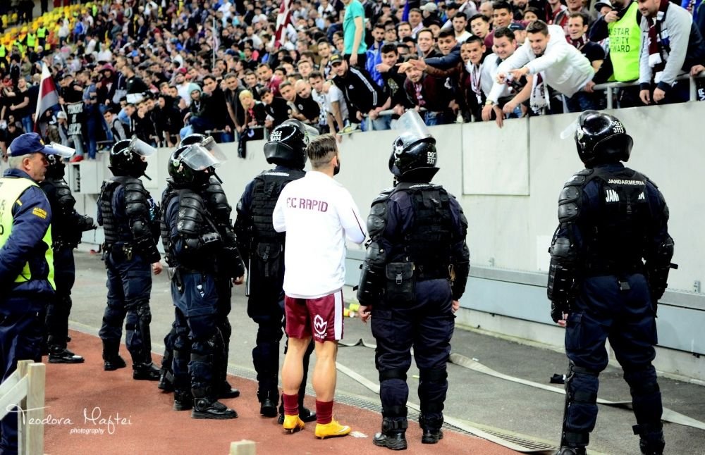 GALERIE FOTO | Ce nu s-a vazut aseara la derby-ul de pe National Arena: bannere, suporteri si un Borcea Jr. de nerecunoscut!_76