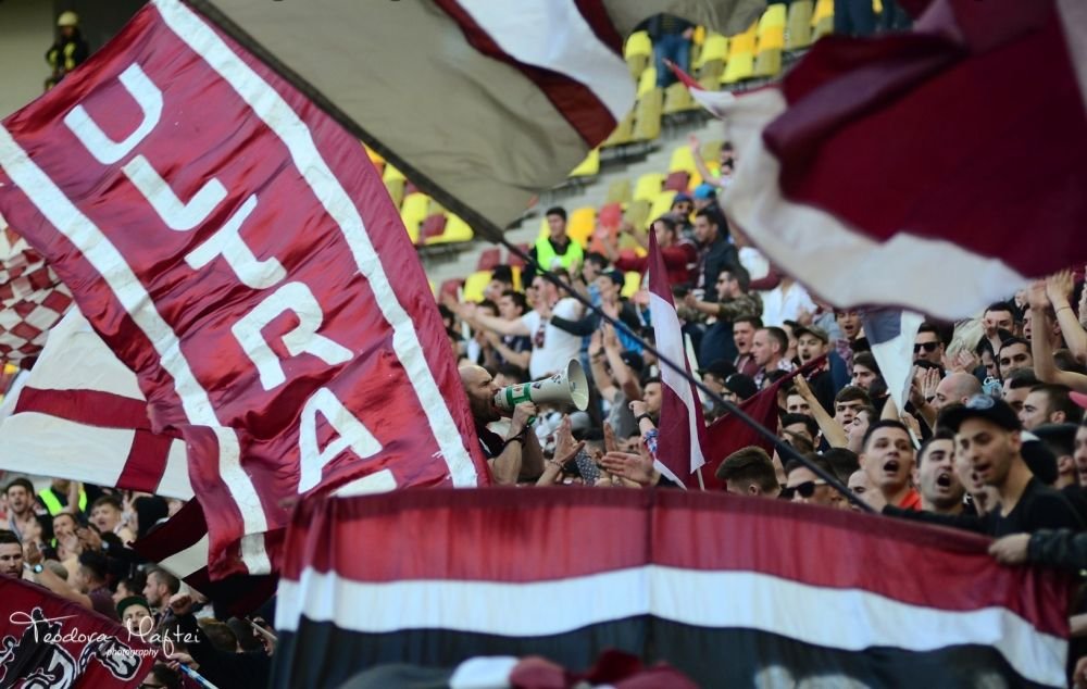 GALERIE FOTO | Ce nu s-a vazut aseara la derby-ul de pe National Arena: bannere, suporteri si un Borcea Jr. de nerecunoscut!_107