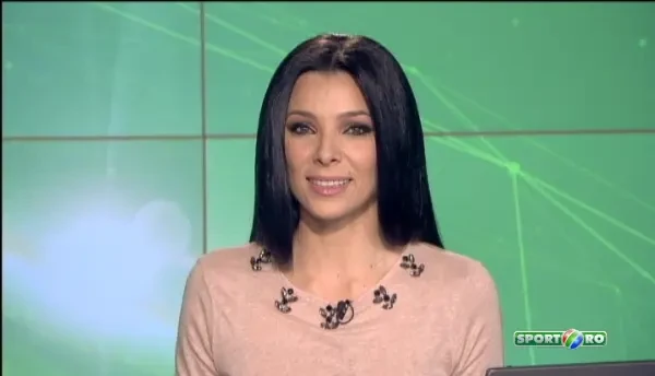 VIDEO | Si cainii vor sa fie plini de muschi! Un catel se antreneaza cot la cot cu stapanul lui! :)