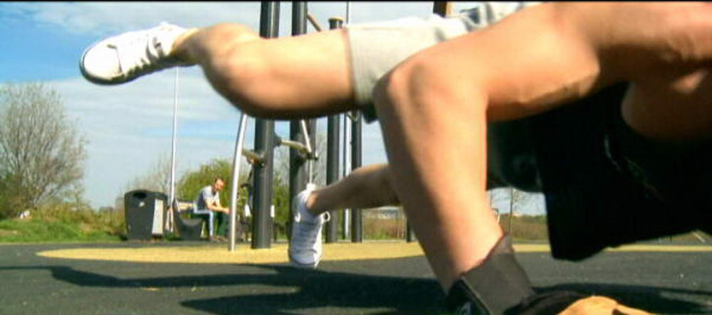 VIDEO Cum se antreneaza politistul care vrea sa faca 2015 de FLOTARI intr-o ora! Duminica, LIVE pe Sport.ro, de la 15:30