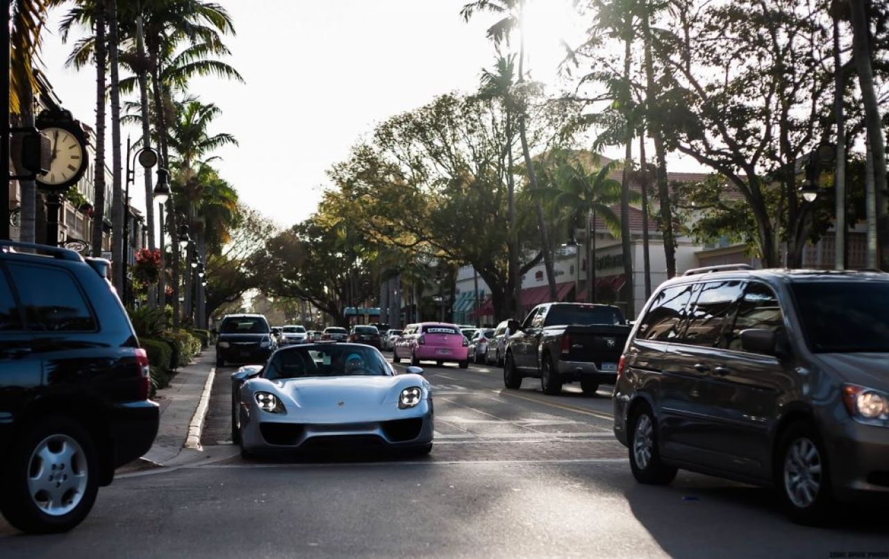 Cea mai tare BUNICUTA din lume! Conduce un PORSCHE de 1 milion de dolari cu 900 de cai! FOTO_2