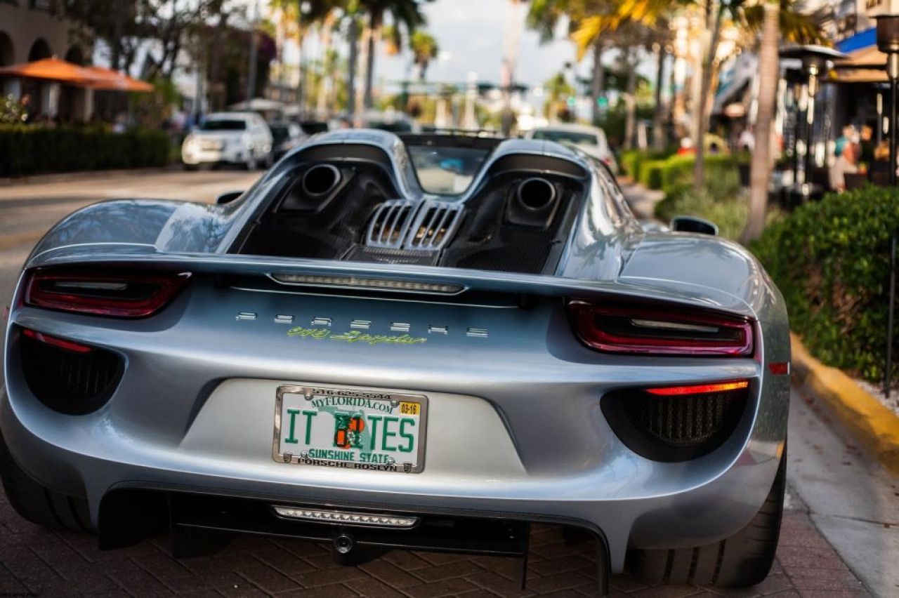 Cea mai tare BUNICUTA din lume! Conduce un PORSCHE de 1 milion de dolari cu 900 de cai! FOTO_5