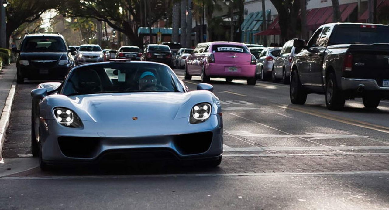 Cea mai tare BUNICUTA din lume! Conduce un PORSCHE de 1 milion de dolari cu 900 de cai! FOTO_6