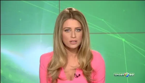 Surpriza URIASA pe aeroport! Cum arata avionul STAR WARS si cati oameni au muncit ca sa-l faca