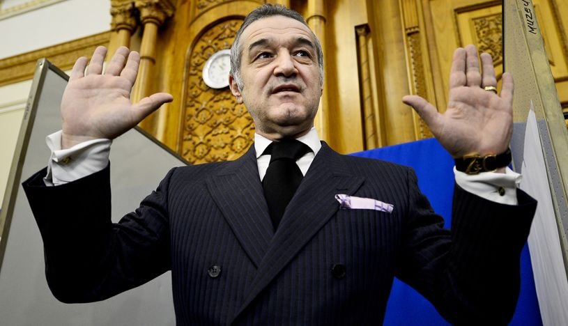 Becali a convocat toata echipa in holul hotelului! Ce le-a spus jucatorilor inaintea meciului cu Otelul