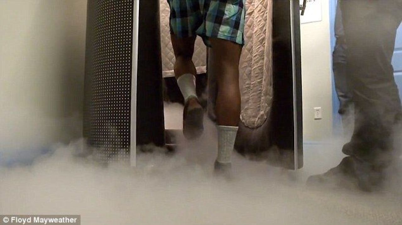 -115 grade Celsius! Conditiile extreme la care se supune Mayweather ca sa fie gata cu Pacquiao. VIDEO_1