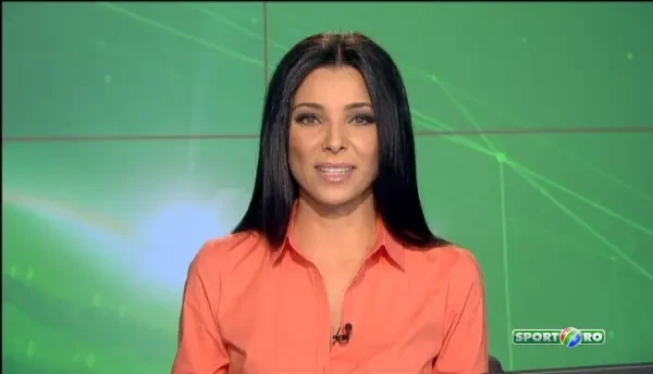 Primirea emotionanta pentru noua FATA DE AUR a gimnasticii din Romania. Cum a fost asteptata la aeroport