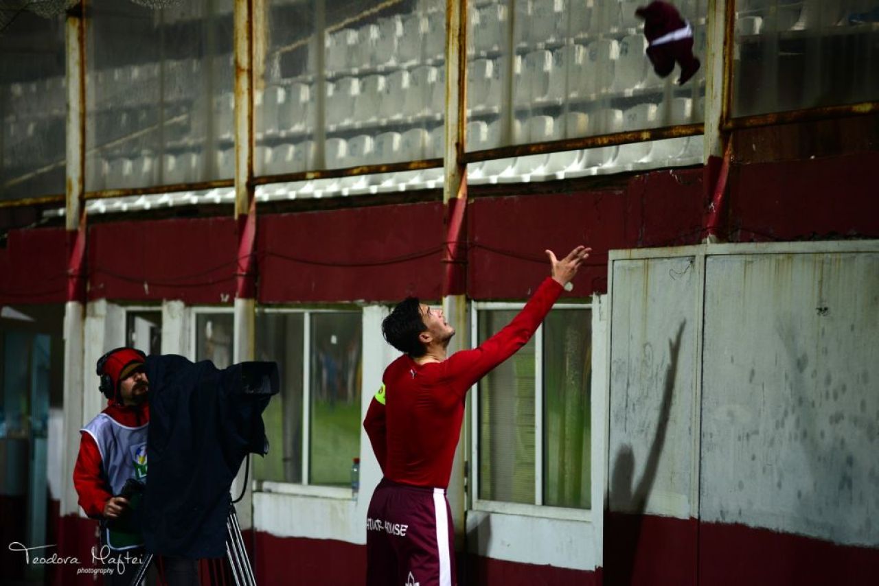 GALERIE FOTO: O noapte furtunoasa in Giulesti! Imaginile dezamagirii, doar o minune mai poate tine Rapidul in Liga I_4