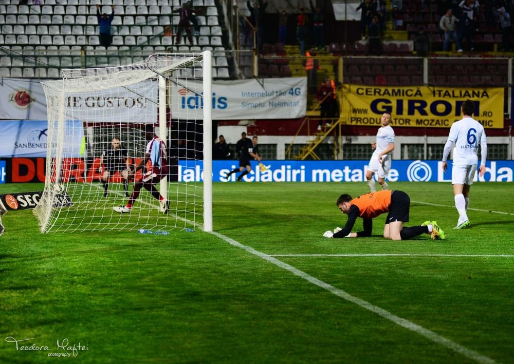 GALERIE FOTO: O noapte furtunoasa in Giulesti! Imaginile dezamagirii, doar o minune mai poate tine Rapidul in Liga I_62