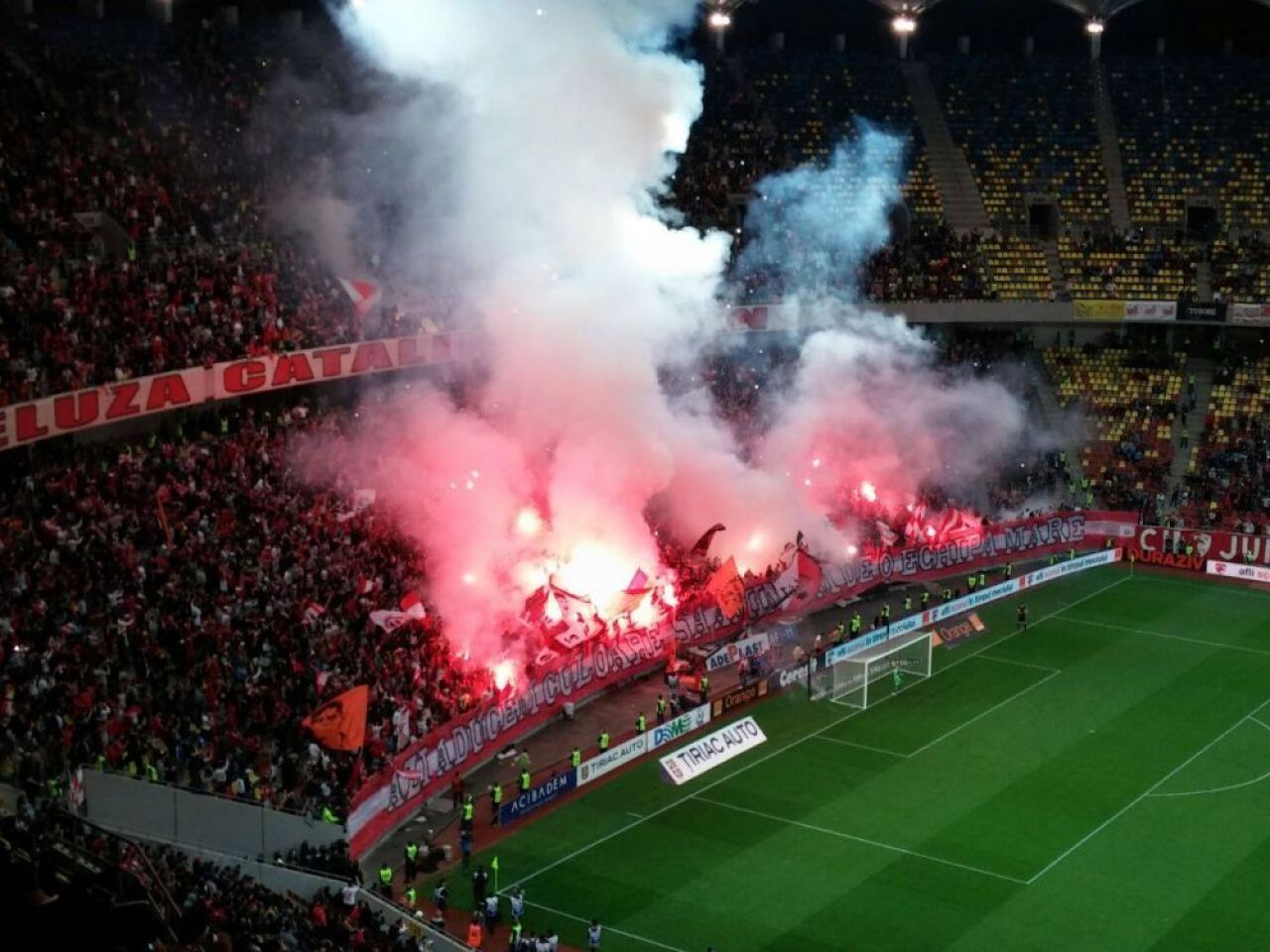 NEBUNIE! Dinamovistii pot fi SUSPENDATI dupa ce au facut la Derby! Ultrasii de la Dinamo au intarziat partida minute bune! FOTO_2