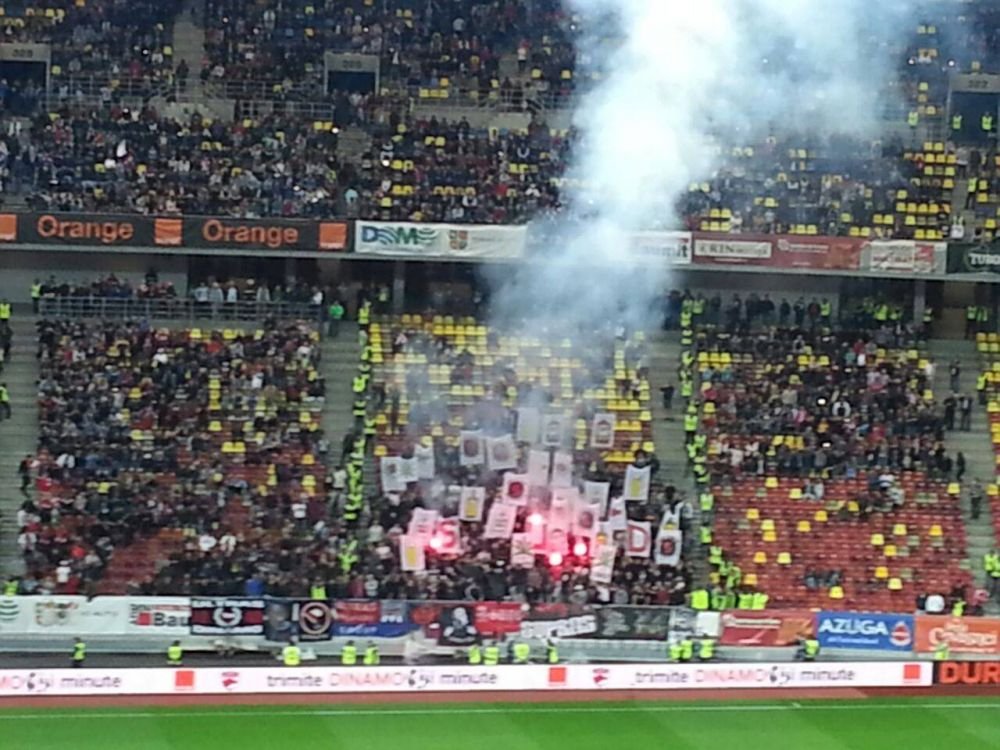 NEBUNIE! Dinamovistii pot fi SUSPENDATI dupa ce au facut la Derby! Ultrasii de la Dinamo au intarziat partida minute bune! FOTO_4