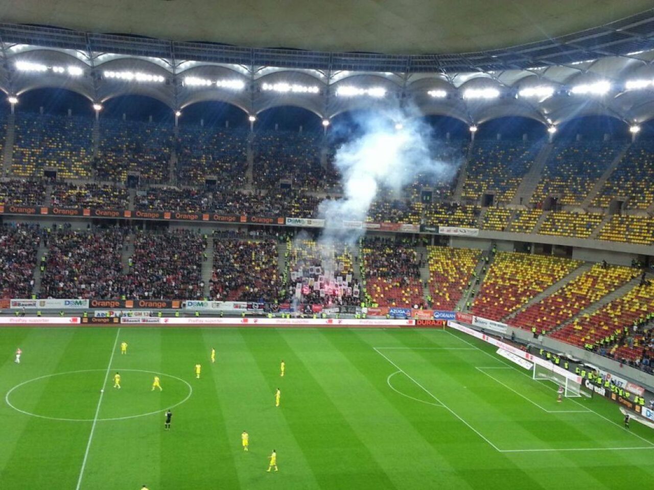 NEBUNIE! Dinamovistii pot fi SUSPENDATI dupa ce au facut la Derby! Ultrasii de la Dinamo au intarziat partida minute bune! FOTO_5