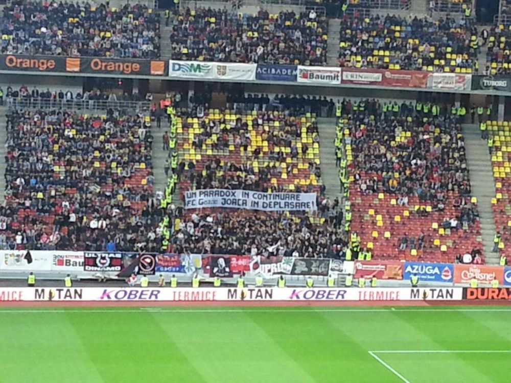 IRONIA dura a fanilor de la Dinamo!