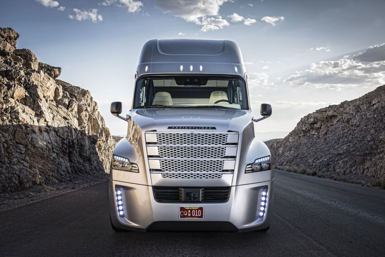 VIDEO Mercedes a lansat primul camion care se conduce SINGUR! Imagini senzationale cu noul Freightliner Inspiration_9