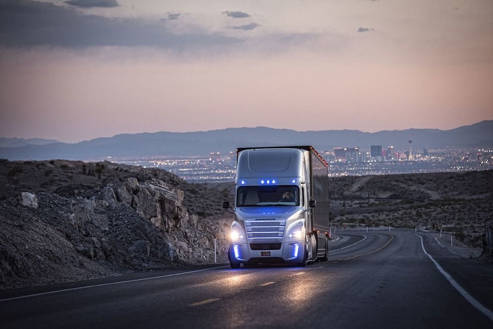 VIDEO Mercedes a lansat primul camion care se conduce SINGUR! Imagini senzationale cu noul Freightliner Inspiration_11
