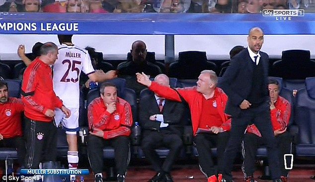 FOTO Ce nu s-a vazut la TV: Guardiola s-a certat rau cu Muller pe marginea terenului. Unde a pierdut Pep lupta cu fosta sa echipa_4