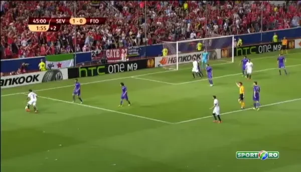 Sevilla cere penalty chiar in secunda in care Fernandez si-a faultat un adversar in careul Fiorentinei!