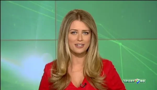 Cea mai spectaculoasa prezentare de moda: fetele au sarit in gol sute de metri direct de pe covorul rosu! VIDEO