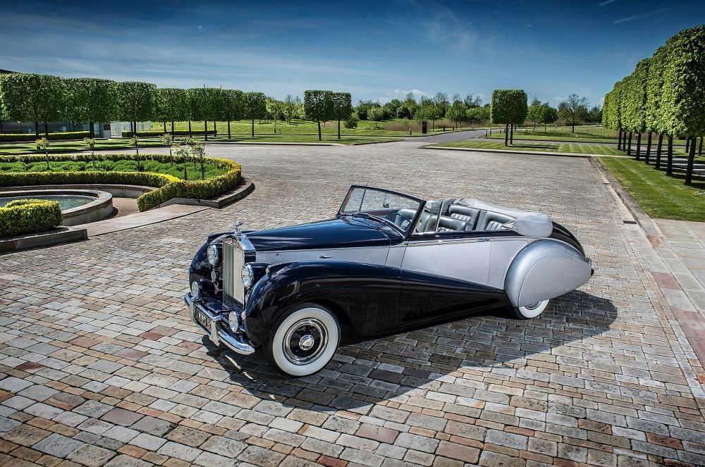 Fascinant! Nu e o masina clasica, e cea mai moderna decapotabila produsa de Rolls Royce | GALERIE FOTO