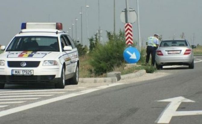 L-a luat radarul cu o viteza AMETITOARE! Politistii au avut un SOC atunci cand au vazut ce vedeta conduce: "Si masina cere"