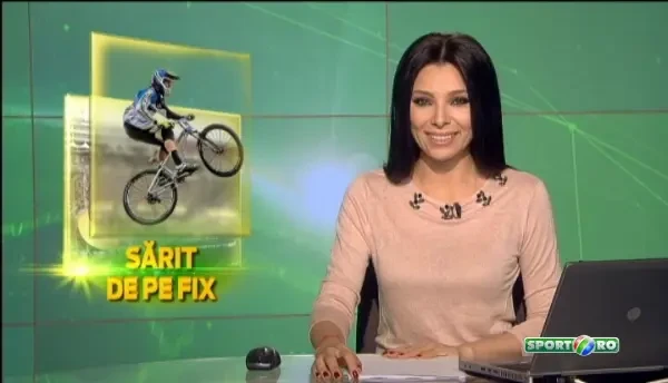 Asta le intrece pe toate! Cel mai nebun cascador a schimbat bicicletele in timpul unei sarituri mortale: VIDEO