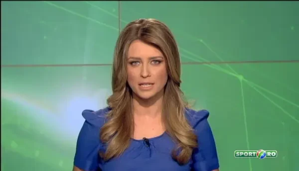 Imagini ULUITOARE: plonjon intre STANCI de la sute de metri inaltime! VIDEO