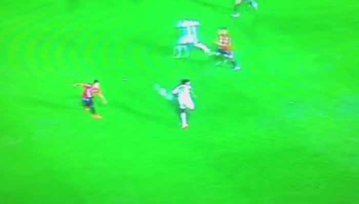 Schema IREALA pe care numai Ronaldinho poate sa o faca intr-un meci! Ce nebunie a putut sa inventeze: VIDEO