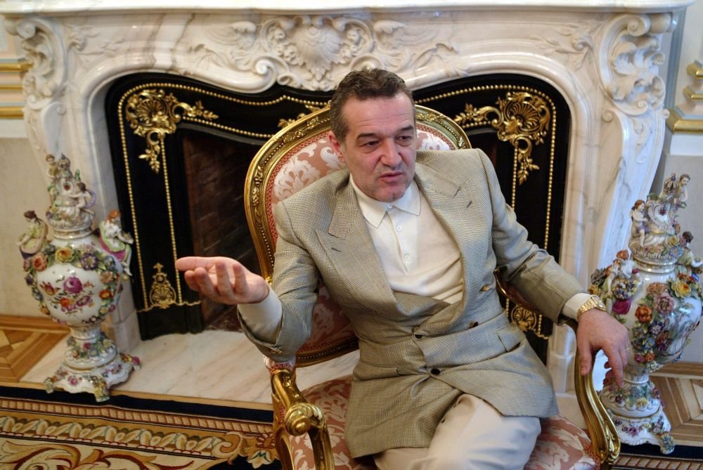 Becali vrea sa dea lovitura la Steaua: Iau 14 milioane pe Varela si Chipciu! Gigi a decis si cine poate sta pe banca din vara