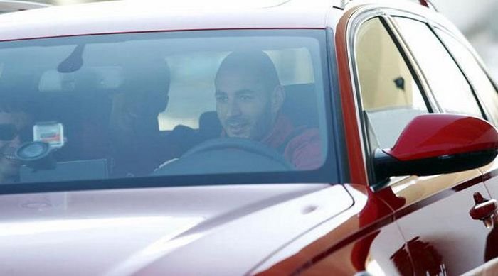 Probleme mari pentru Benzema: risca sa se aleaga cu dosar penal! Cum l-au surprins politistii: