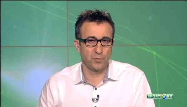 Mai multi surferi, pasionati si de motoare au mers pe motocicleta, ca pe placa de surf! VIDEO