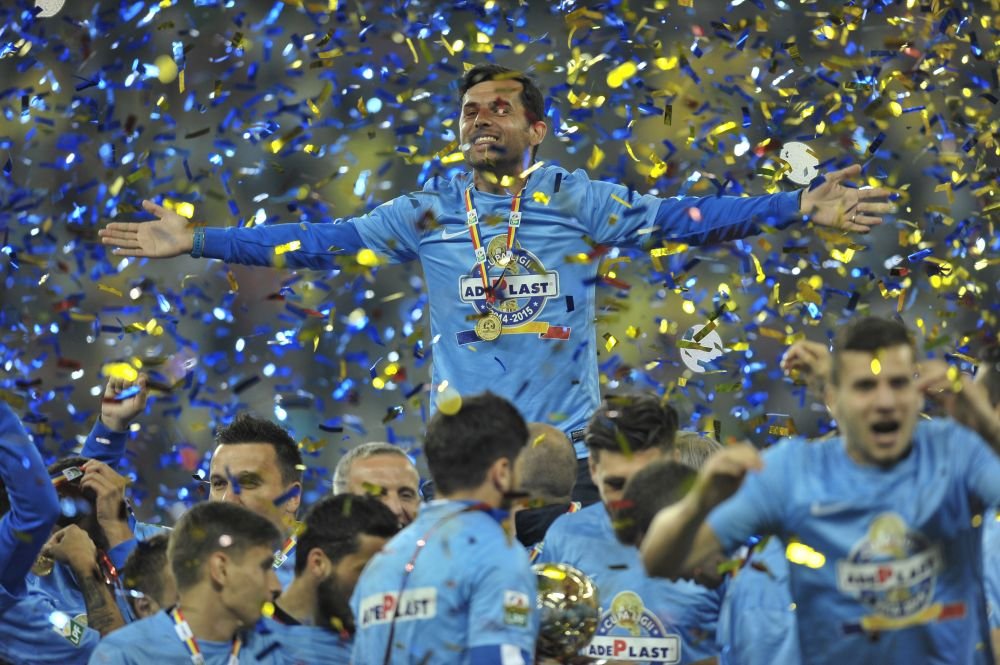 SARBATOAREA in imagini: cum s-a vazut primul trofeu al lui Galca la Steaua! Eric a oferit scene EMOTIONANTE, alaturi de fiul sau!_10