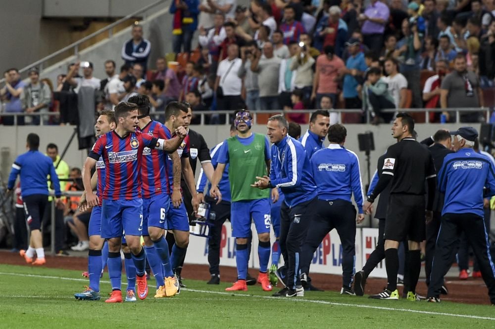 SARBATOAREA in imagini: cum s-a vazut primul trofeu al lui Galca la Steaua! Eric a oferit scene EMOTIONANTE, alaturi de fiul sau!_17