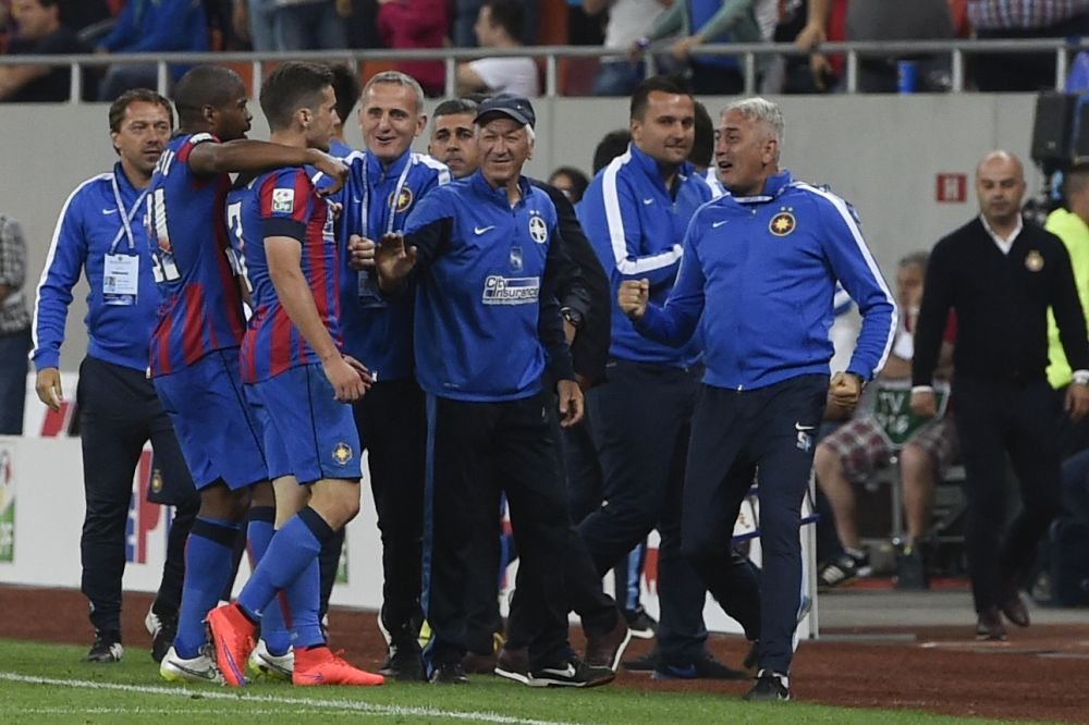 SARBATOAREA in imagini: cum s-a vazut primul trofeu al lui Galca la Steaua! Eric a oferit scene EMOTIONANTE, alaturi de fiul sau!_18