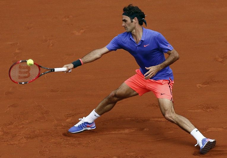 Roger Federer a fost &bdquo;atacat&rdquo; de un pusti la Paris / VIDEO