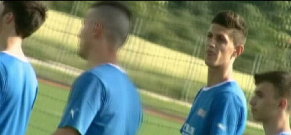 VIDEO Gardos joaca pe National Arena INAINTE de finala Cupei! Fundasul si-a gasit SOSIA in Romania! Vezi cum arata