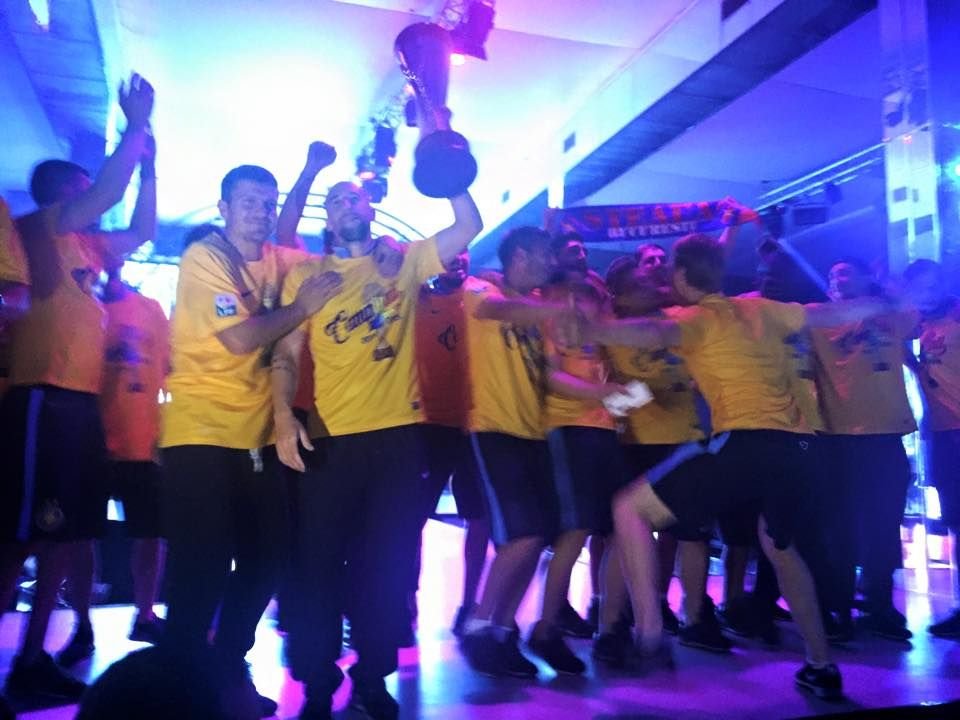 Ce au facut stelistii dupa ce au castigat titlul 26? La 12 noaptea erau la Iasi, cateva ore mai tarziu erau in CLUB in Bucuresti_4